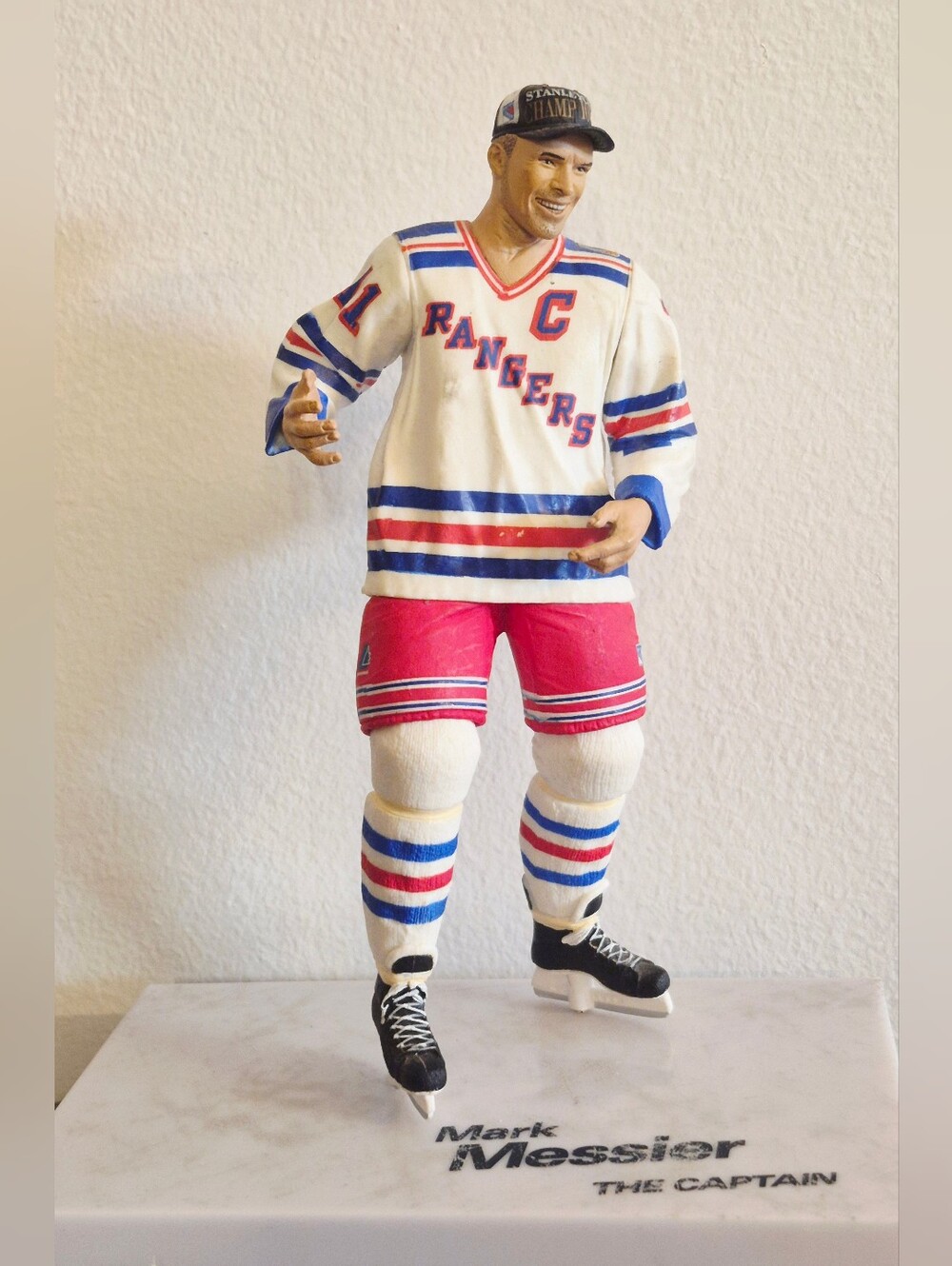 2008 NHL Legends Series 7 Mark Messier New York Rangers Action Figure